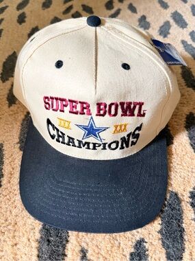 ⭐️Super Bowl Champions Cowboys Embroidered Snapback Cap - Cream & Navy